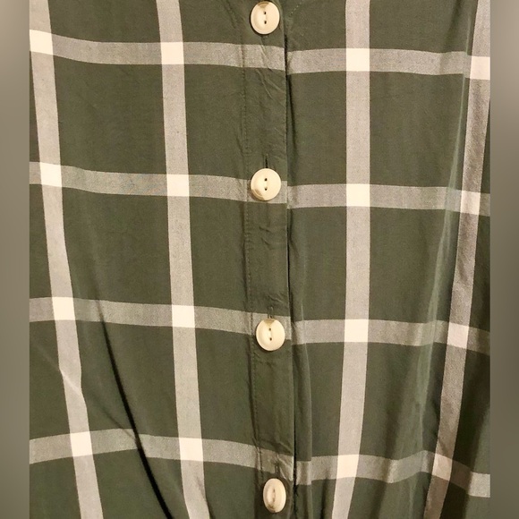 NWOT Green & White Plaid Short Sleeved Button Down Top - Picture 3 of 3